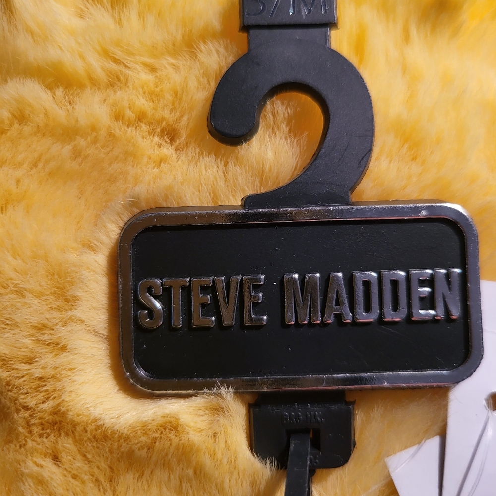 Steve Madden Silver Belt fits Small/Med/Large - Picture 2 of 5